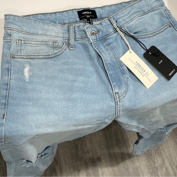 Forever 21 Other - Forever 21 Men Slim Cut Shredded Knee Jeans 👖 NWT Size 32
